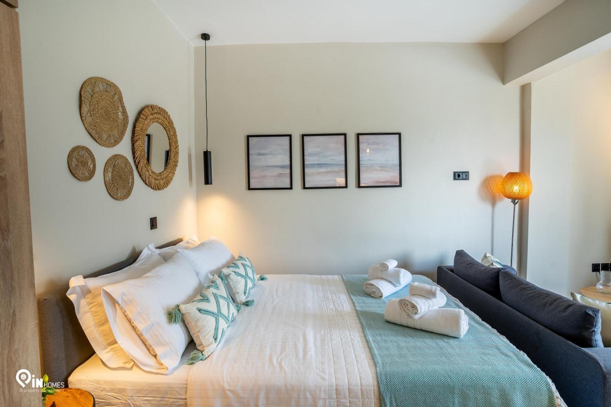 Phevos & Athena Luxury With View In *