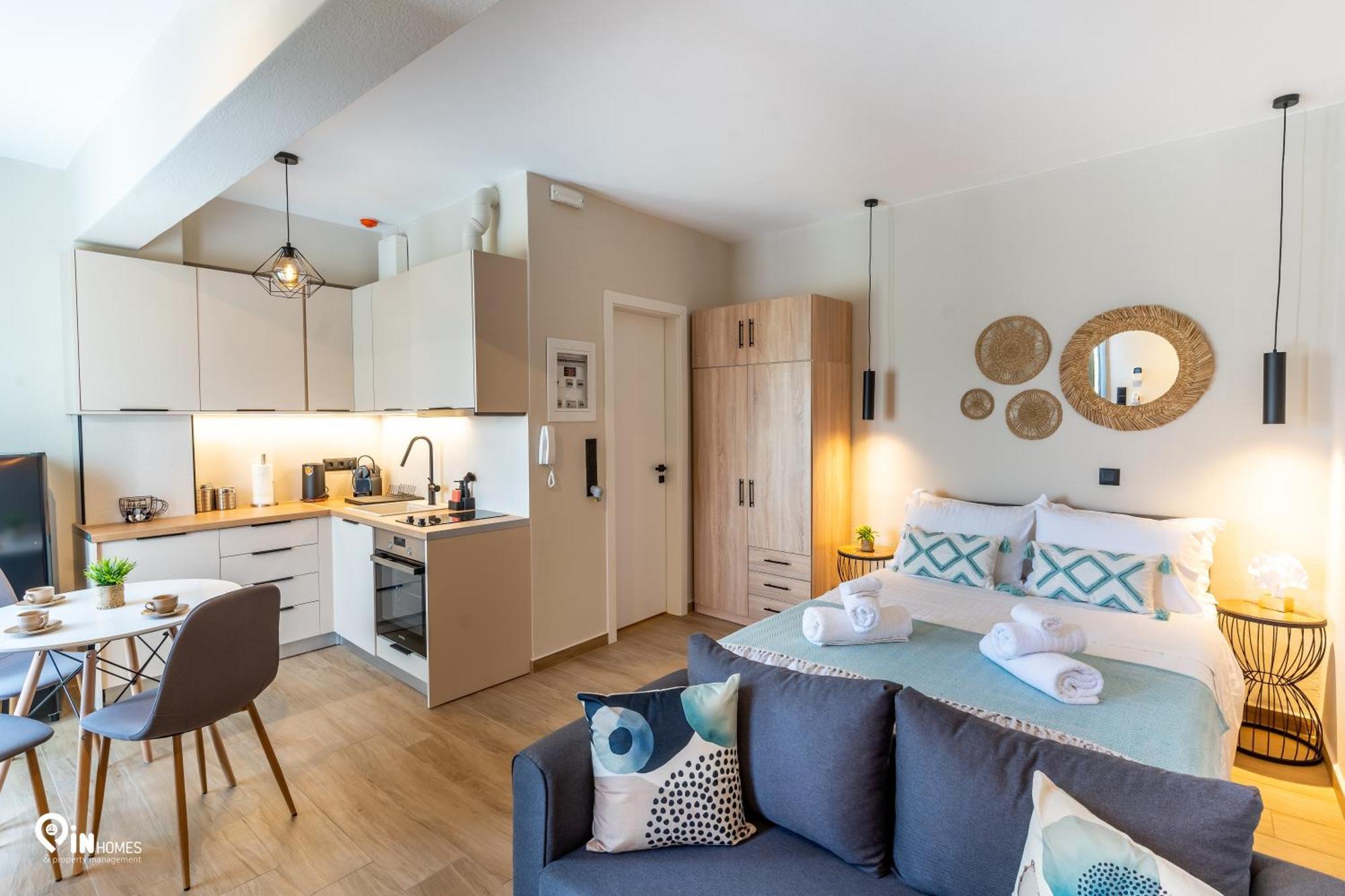Holiday home Phevos & Athena Luxury With View In *